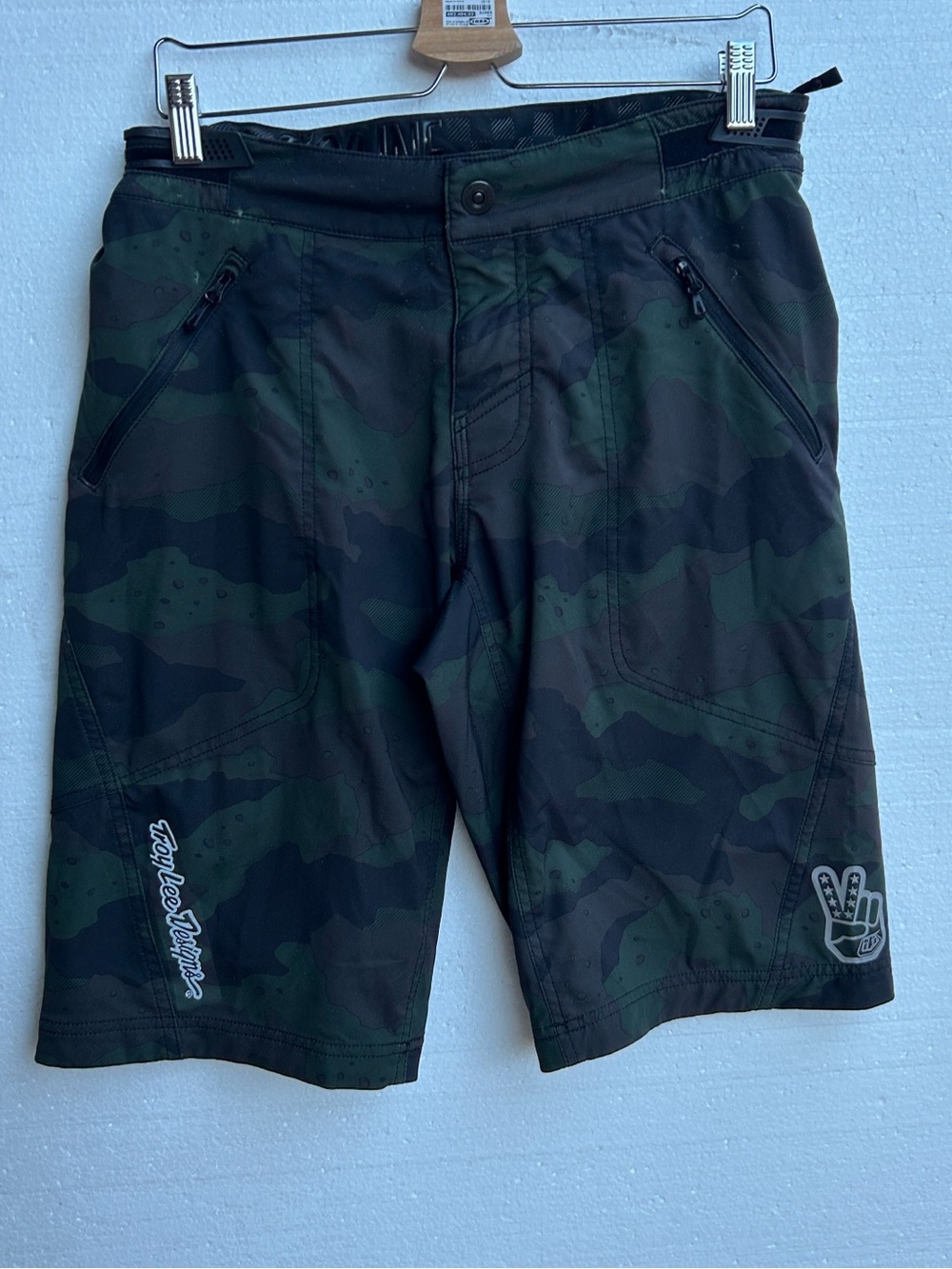 Troy Lee Skyline Mountain Biking Mens Performance Shorts - Green Camo. Size 32.